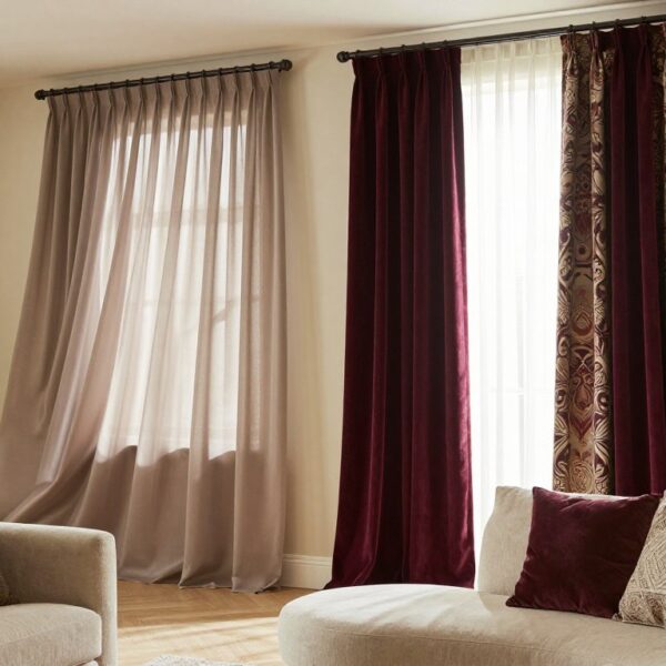 Jakie zasłony do kremowych ścian najlepiej podkreślą charakter wnętrza